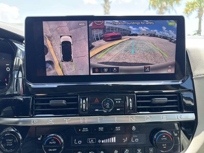 2026 Nissan Pathfinder SL