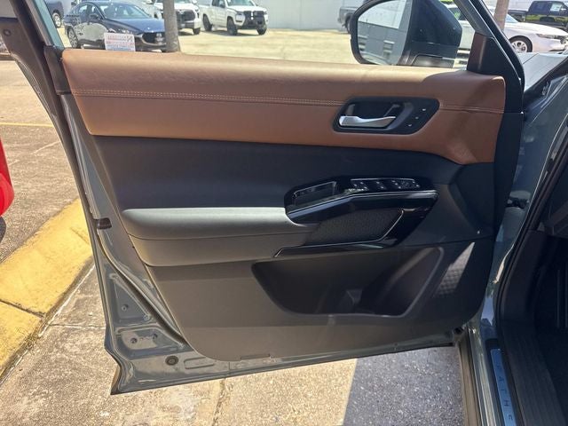 2026 Nissan Pathfinder Platinum
