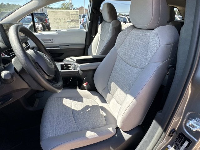 2026 Toyota Sienna LE 8 Passenger