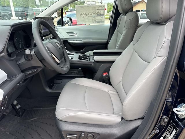 2026 Toyota Sienna XLE 8 Passenger