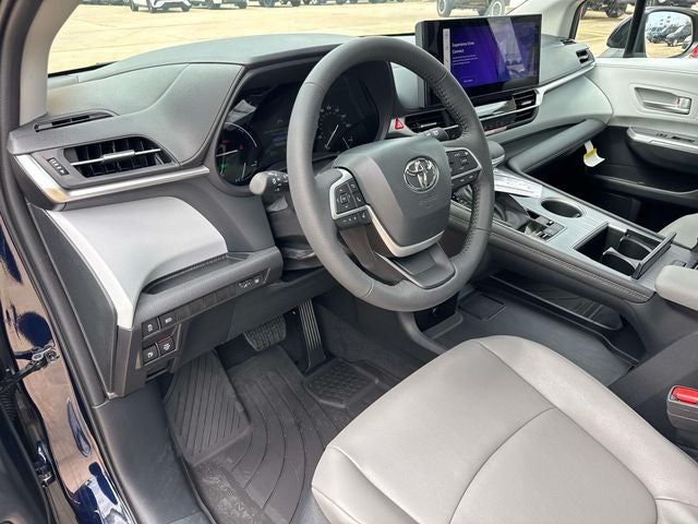 2026 Toyota Sienna XLE 8 Passenger