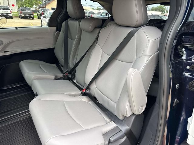 2026 Toyota Sienna XLE 8 Passenger
