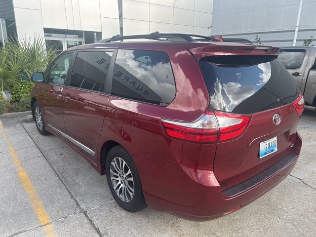 2018 Toyota Sienna XLE 8 Passenger