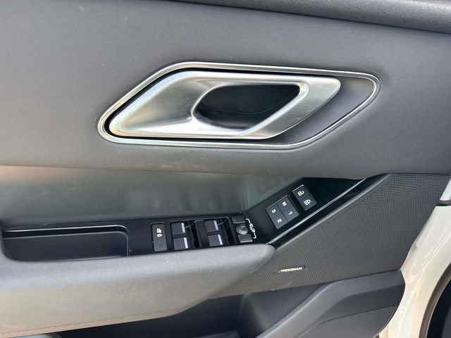 2025 Land Rover Range Rover Velar Dynamic SE