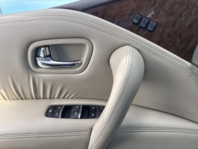 2016 INFINITI QX80 Base